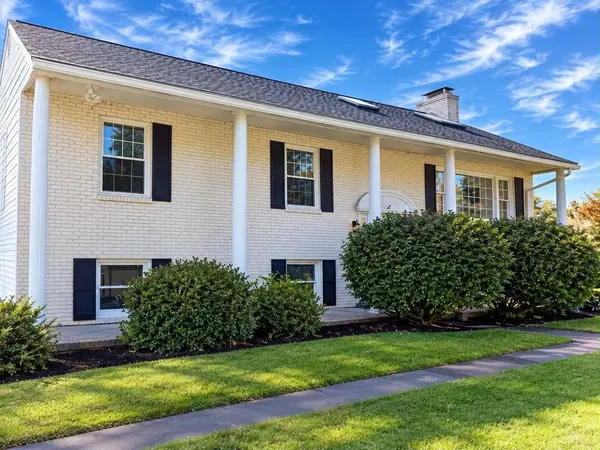 30 Overlook Dr