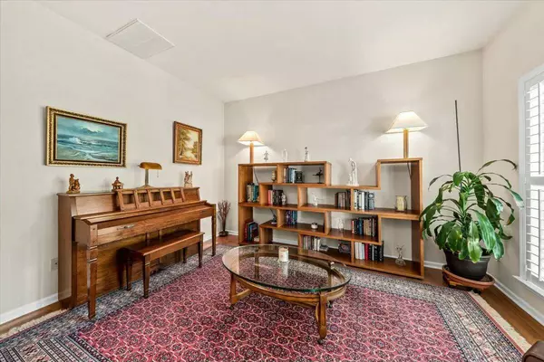 2132 Summerwood Dr, Mount Pleasant, SC 29466