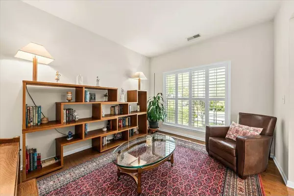 2132 Summerwood Dr, Mount Pleasant, SC 29466