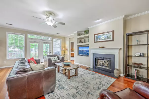 1868 Palmetto Isle Dr, Mount Pleasant, SC 29466