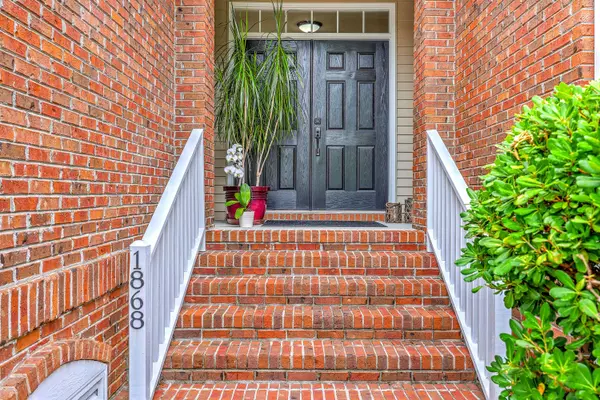 1868 Palmetto Isle Dr, Mount Pleasant, SC 29466