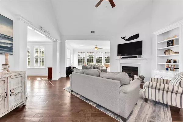 1003 Jervey Point Rd, Wando, SC 29492