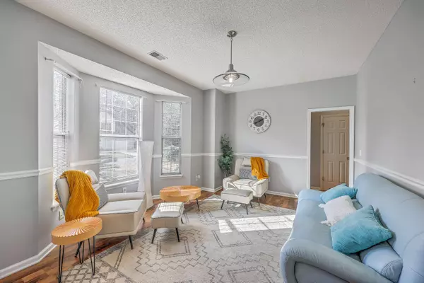 8519 Kennestone Ln, North Charleston, SC 29420