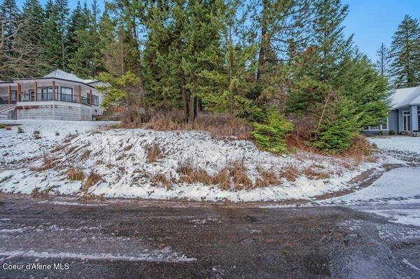 961 N Armstong Dr, Coeur d'Alene, ID 83814