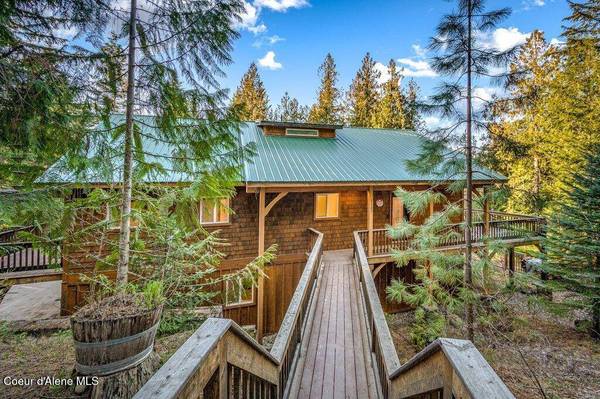 1147 Wooded Acres DR, Sagle, ID 83860