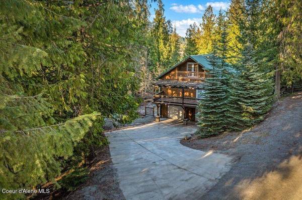 1147 Wooded Acres DR, Sagle, ID 83860