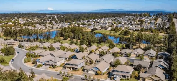 Discover the Charm of the Fairway Point Community in Oak Harbor