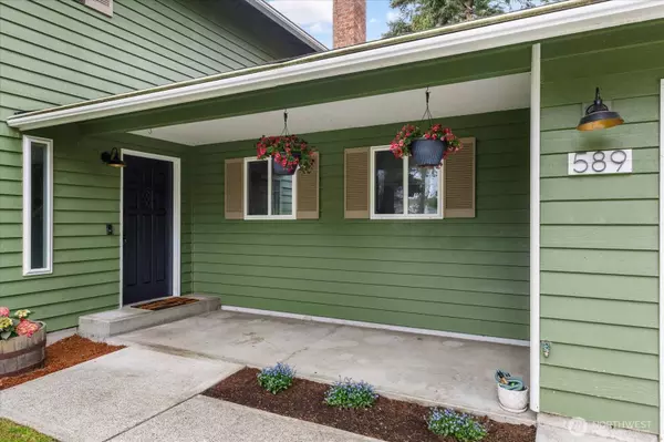 589 SW Quilcene LN, Oak Harbor, WA 98277