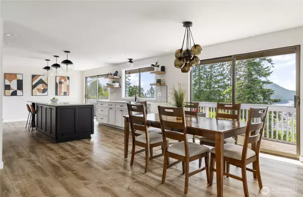 1906 Highland DR, Anacortes, WA 98221