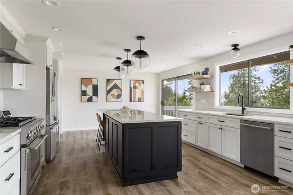 1906 Highland DR, Anacortes, WA 98221