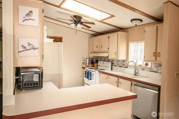 1361 NE Goldie RD #17, Oak Harbor, WA 98277