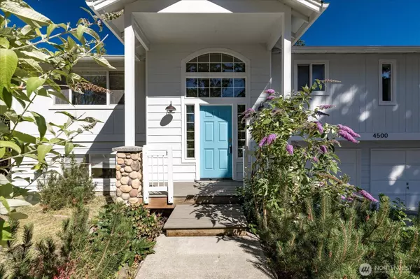 4500 Larson DR, Oak Harbor, WA 98277