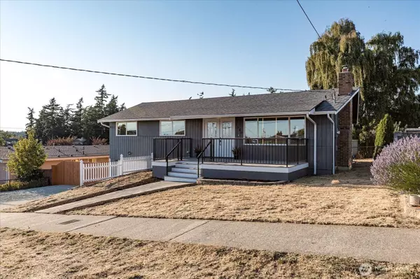 1546 NE 2nd AVE, Oak Harbor, WA 98277