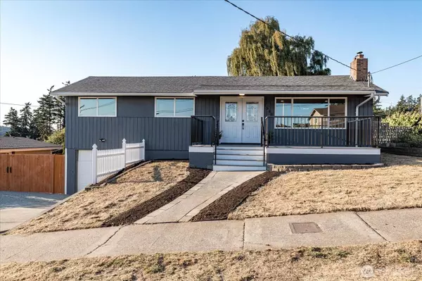 1546 NE 2nd AVE, Oak Harbor, WA 98277