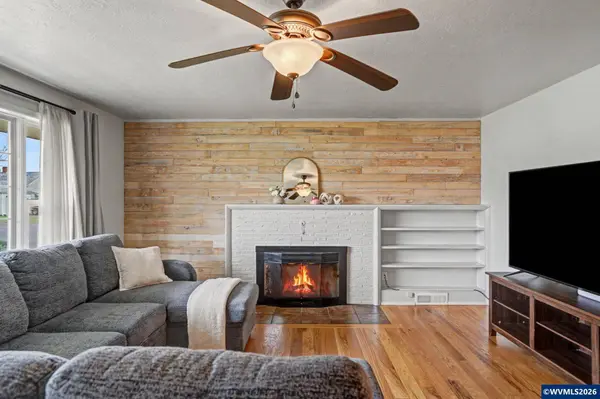 472 E St, Lebanon, OR 97355