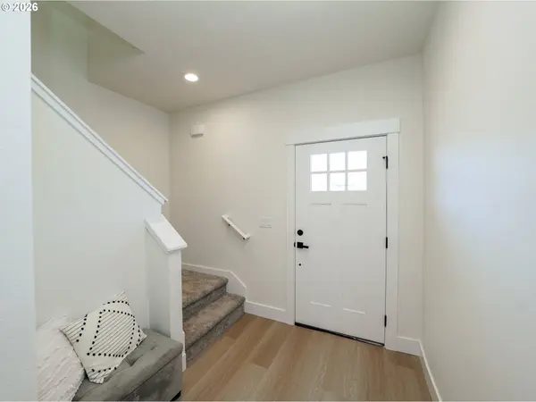 729 Periander WAY, Harrisburg, OR 97446
