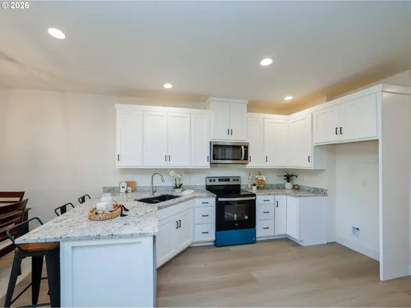 729 Periander WAY, Harrisburg, OR 97446