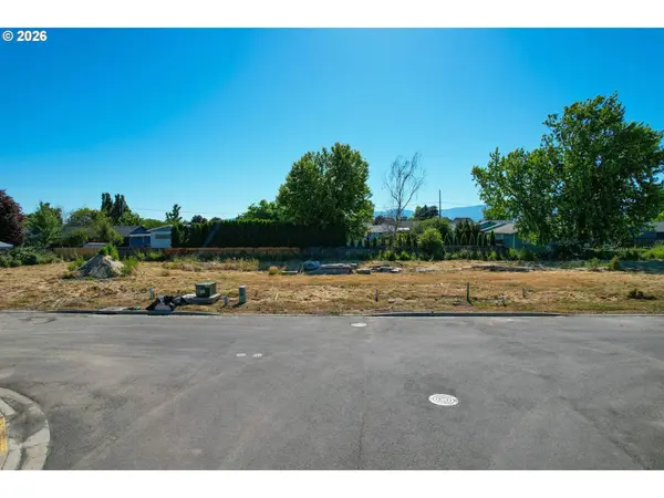 790 Monarch WAY, Harrisburg, OR 97446