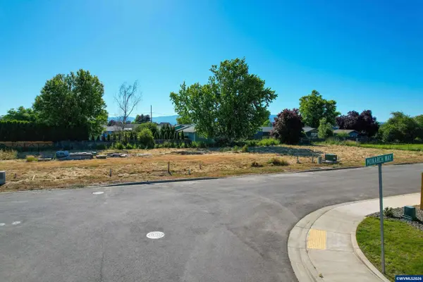700-790 Monarch Wy, Harrisburg, OR 97446-1401