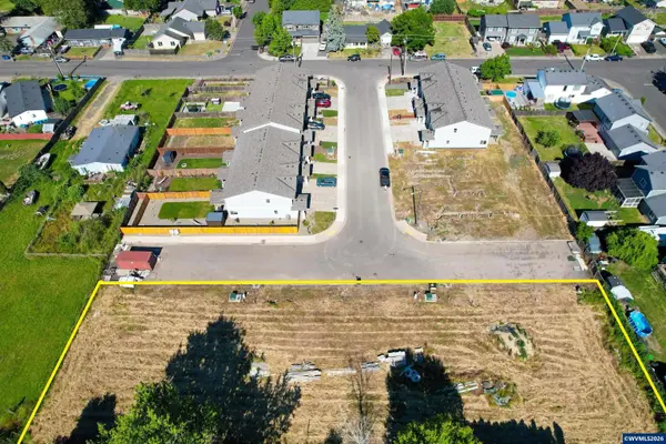 700-790 Monarch Wy, Harrisburg, OR 97446-1401