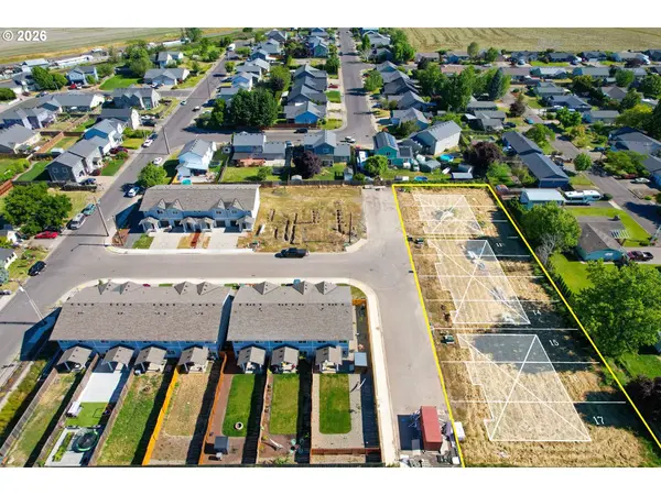 790 Monarch WAY, Harrisburg, OR 97446