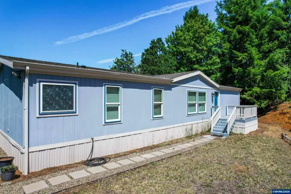 1897 Cochrane Ln, Dallas, OR 97338