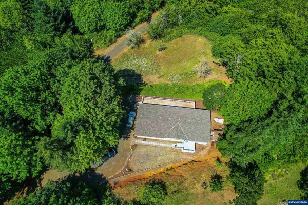 1897 Cochrane Ln, Dallas, OR 97338