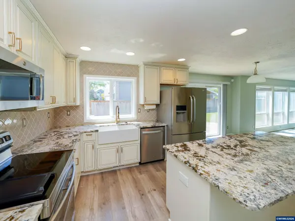 692 Burgundy Av NE, Keizer, OR 97303