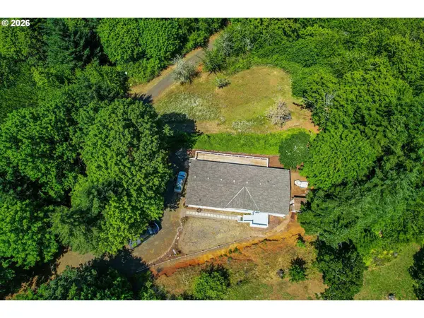 1897 COCHRANE LN, Dallas, OR 97338