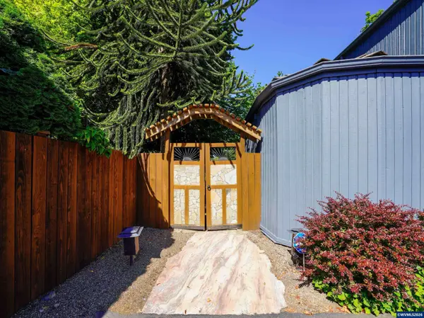 2613 Front St NE, Salem, OR 97301