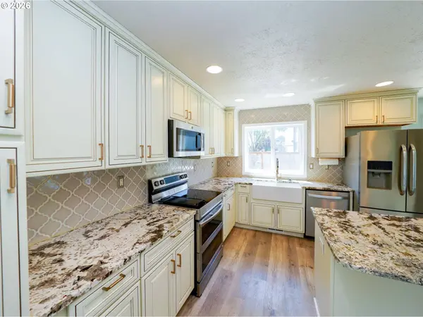 692 Burgundy AVE NE, Keizer, OR 97303