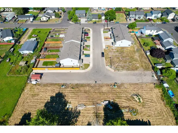 747 PERIANDER WAY #5,6,7