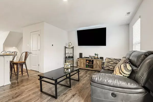 562 Spring Leaf DR #414, Joliet, IL 60431