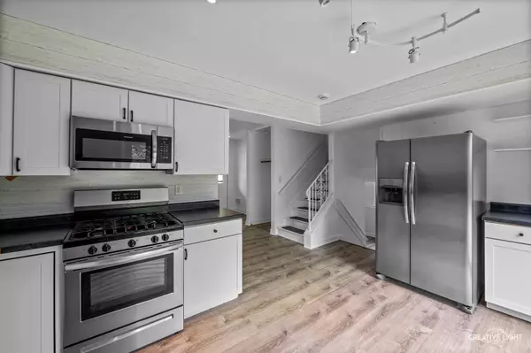 110 Delaware DR, Bolingbrook, IL 60440