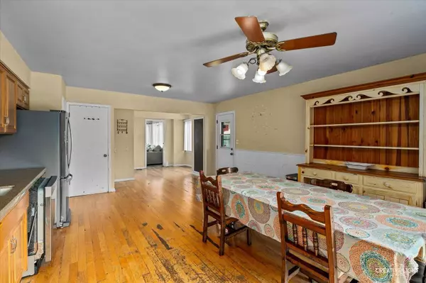 6937 97th ST, Chicago Ridge, IL 60415