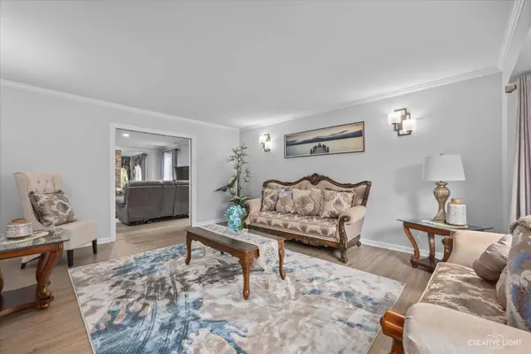 440 Cranesbill DR, West Chicago, IL 60185