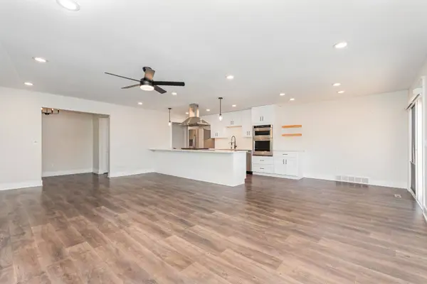 22 Sherwick RD, Oswego, IL 60543