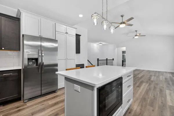 20929 Lakewoods Ln, Shorewood, IL 60404-0604