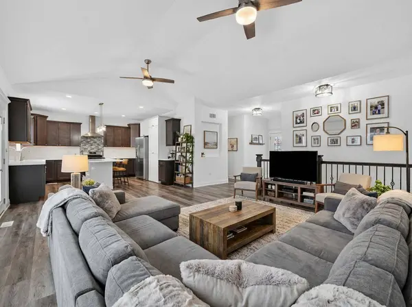 20929 Lakewoods Ln, Shorewood, IL 60404-0604