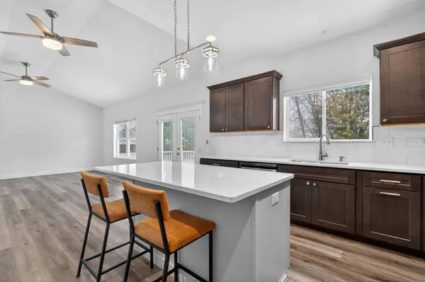 20929 Lakewoods Ln, Shorewood, IL 60404-0604