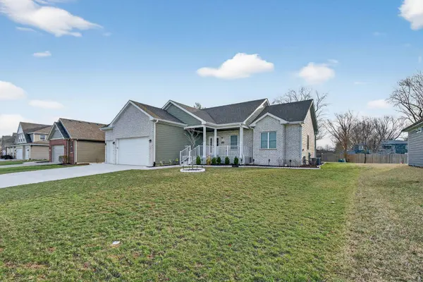 20929 Lakewoods LN, Shorewood, IL 60404