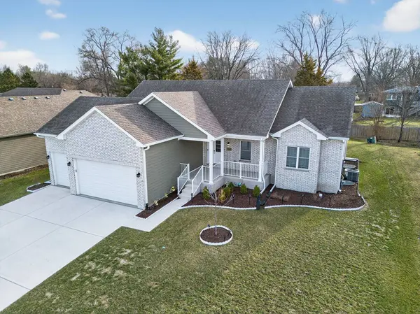 20929 Lakewoods LN, Shorewood, IL 60404