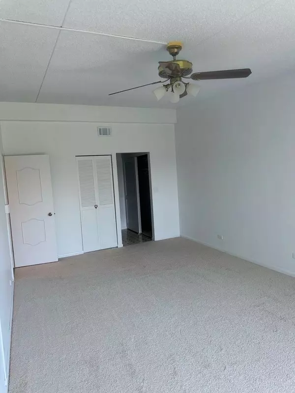 1424 Woodbridge RD #3D, Joliet, IL 60436