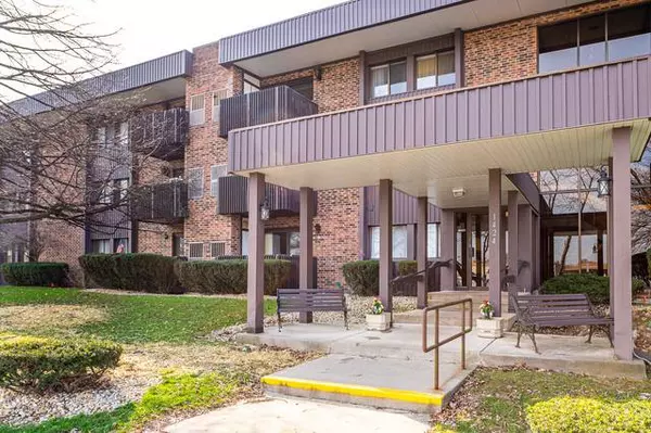 1424 Woodbridge RD #3D, Joliet, IL 60436