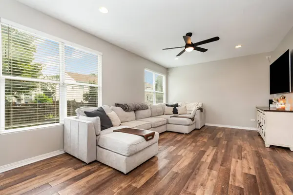 1306 Dauphin DR, Joliet, IL 60431