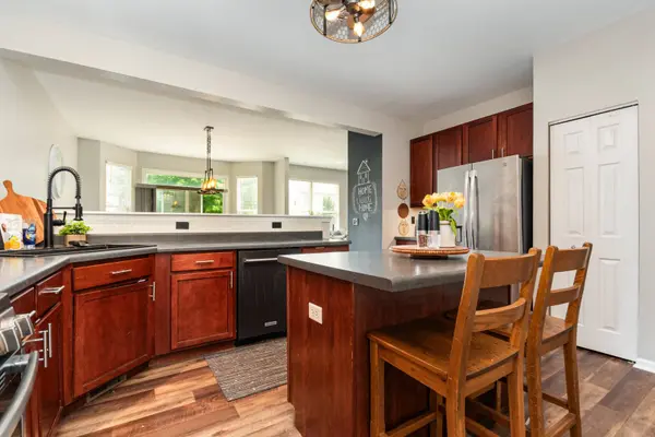 1306 Dauphin DR, Joliet, IL 60431