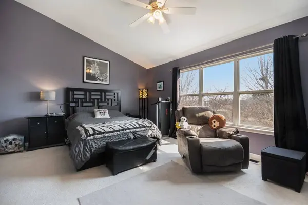 2413 Sunrise CIR #2413, Aurora, IL 60503