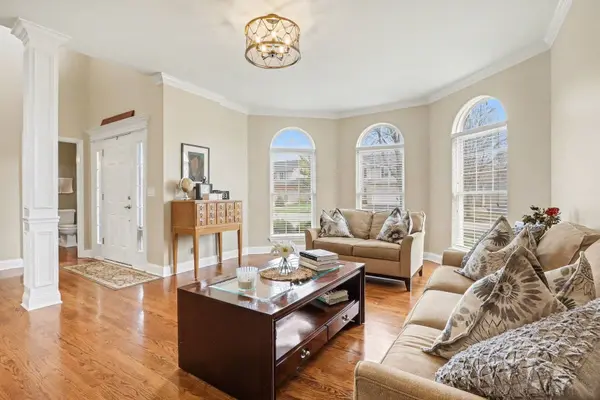 911 E Butterfield CIR, Shorewood, IL 60404