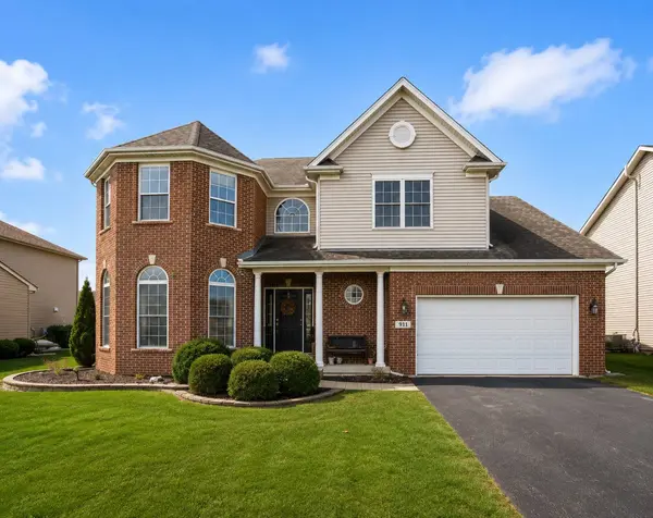 911 E Butterfield CIR
