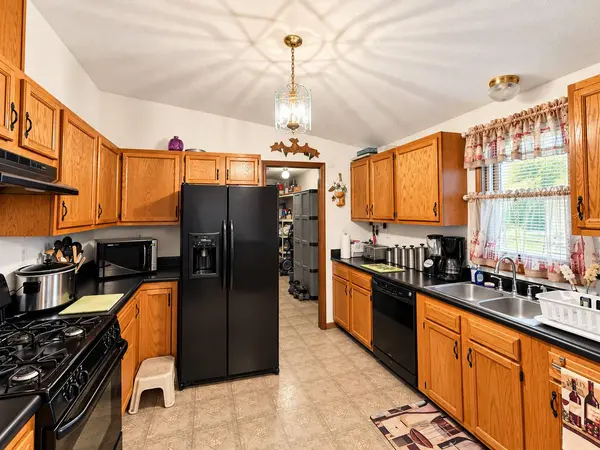 501 E Rose LN, Godley, IL 60407
